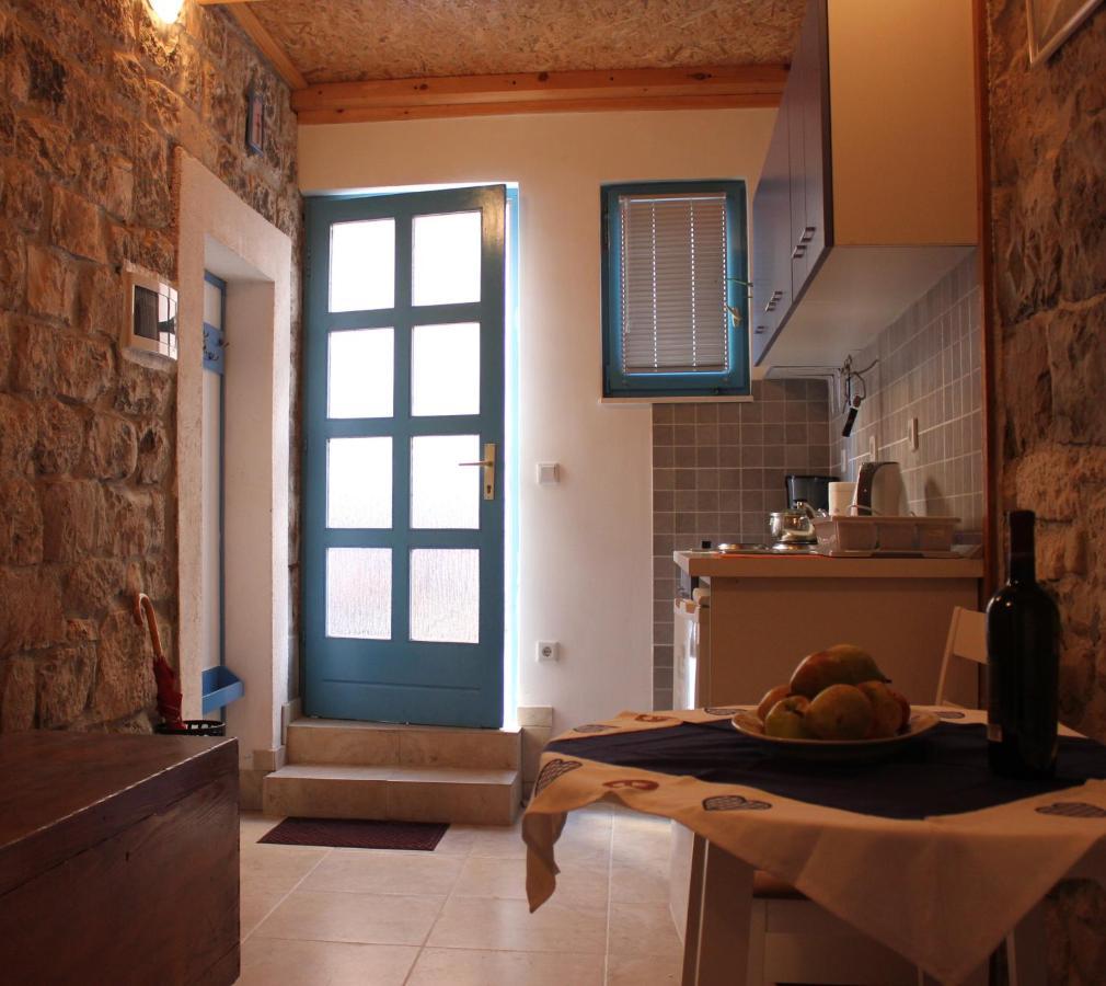 Lira - Studio Apartment Τρογκίρ Εξωτερικό φωτογραφία