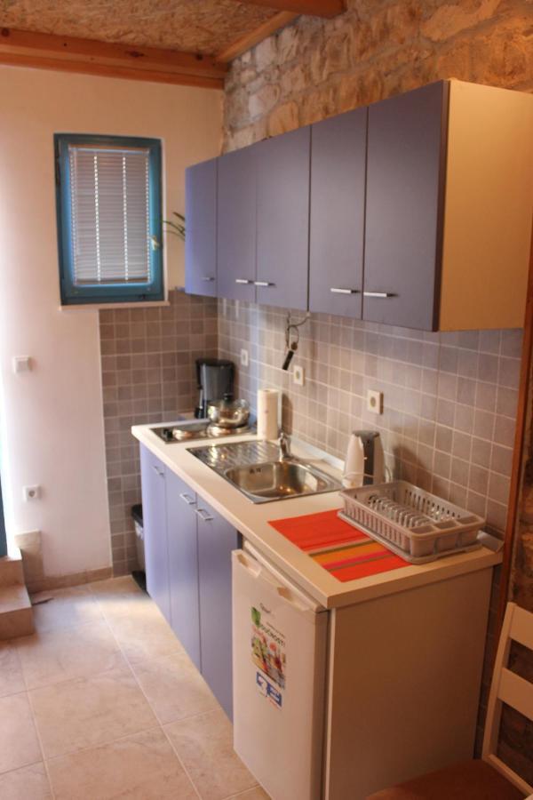 Lira - Studio Apartment Τρογκίρ Εξωτερικό φωτογραφία