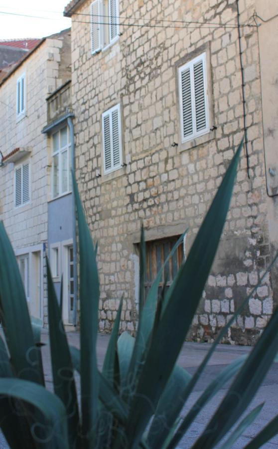 Lira - Studio Apartment Τρογκίρ Εξωτερικό φωτογραφία